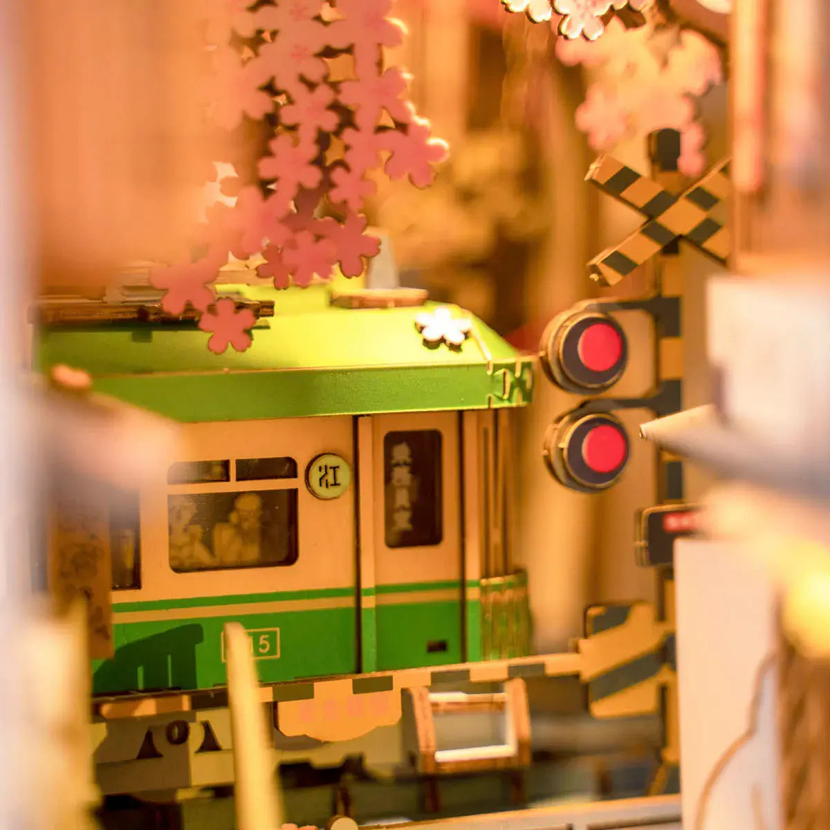 Book Nook Sakura Densya