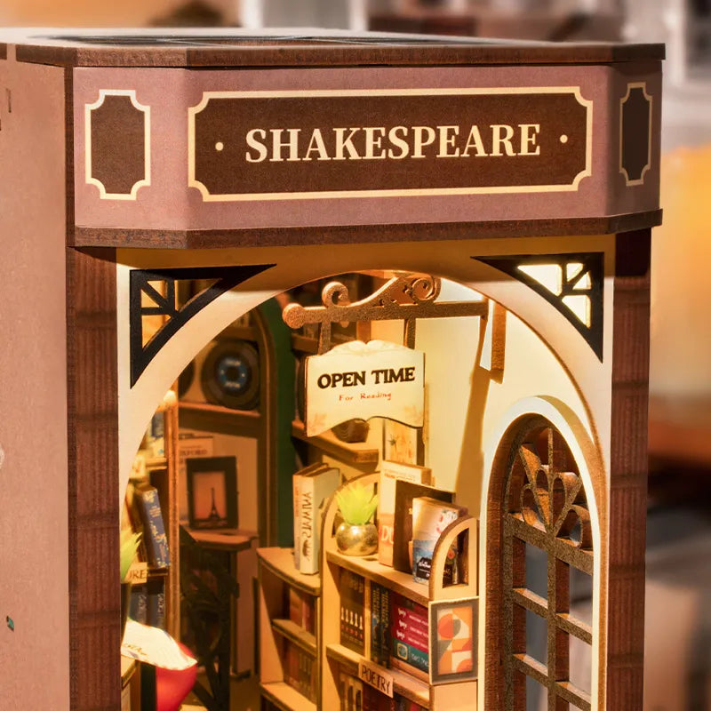 Book Nook Shakespeare
